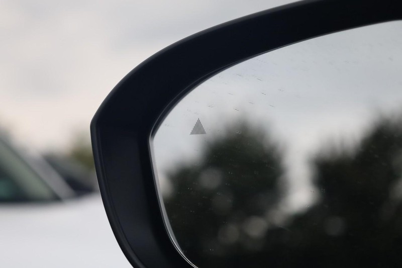 Nissan Rogue Vehicle Image 21