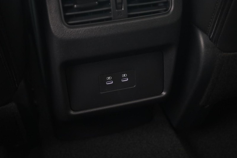 Nissan Rogue Vehicle Image 23