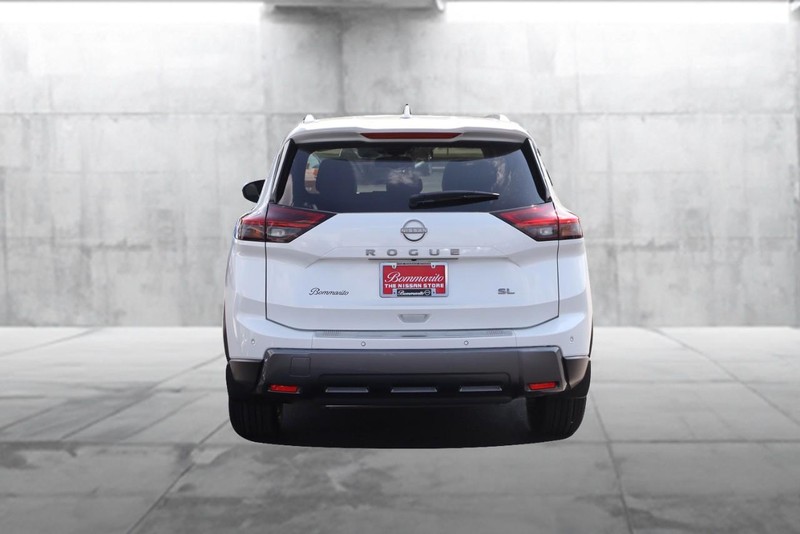 Nissan Rogue Vehicle Image 06