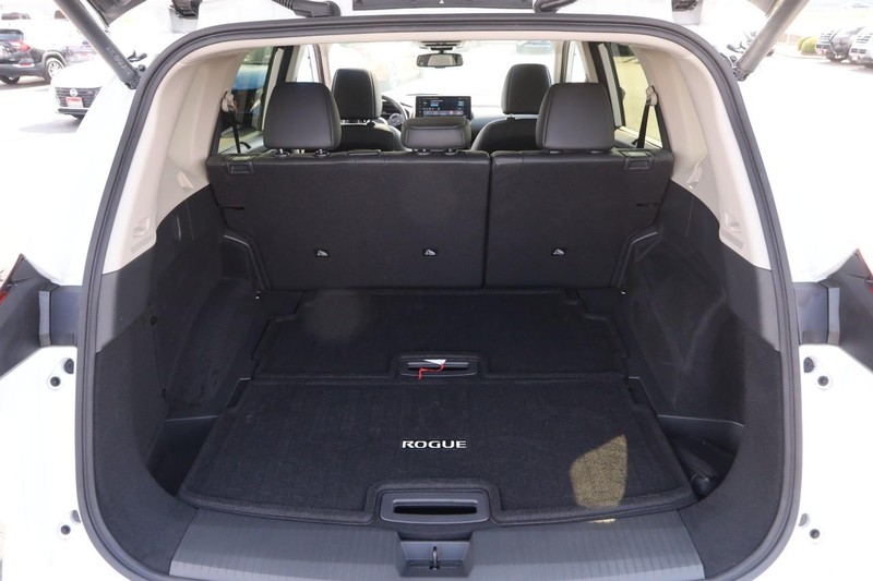 Nissan Rogue Vehicle Image 07