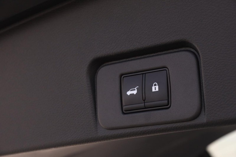 Nissan Rogue Vehicle Image 08