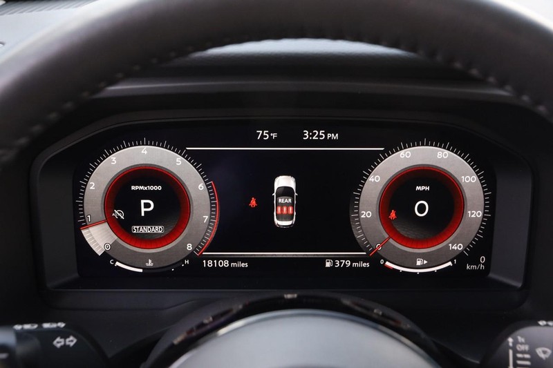 Nissan Rogue Vehicle Image 15