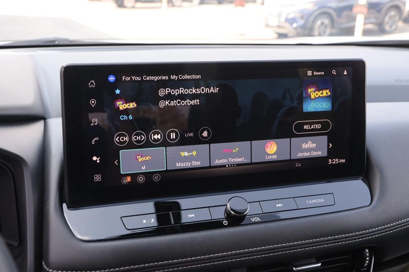 Nissan Rogue Vehicle Image 17