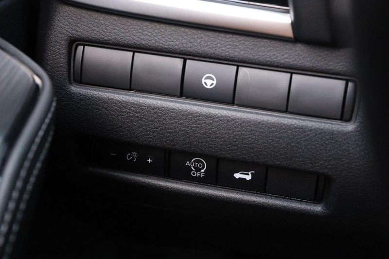 Nissan Rogue Vehicle Image 21