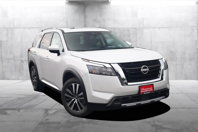 Nissan Pathfinder Vehicle Image 02