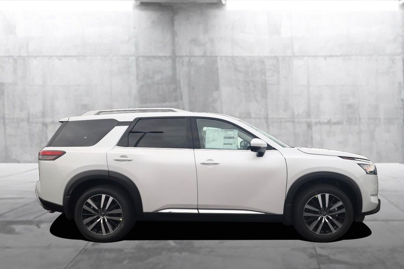 Nissan Pathfinder Vehicle Image 05