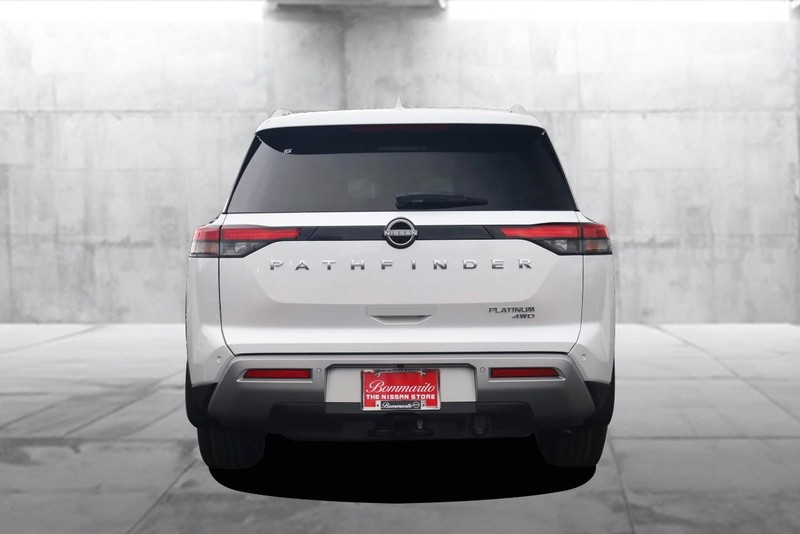 Nissan Pathfinder Vehicle Image 06