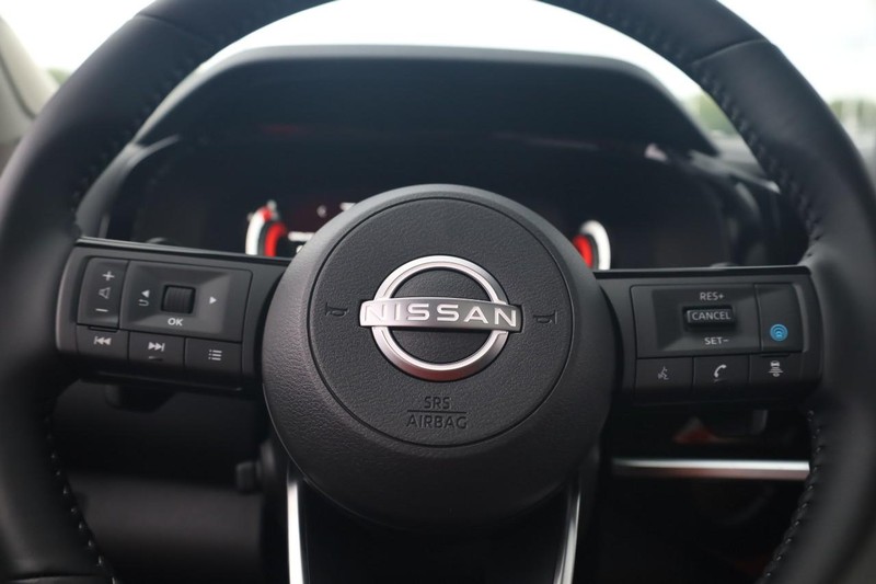 Nissan Pathfinder Vehicle Image 13