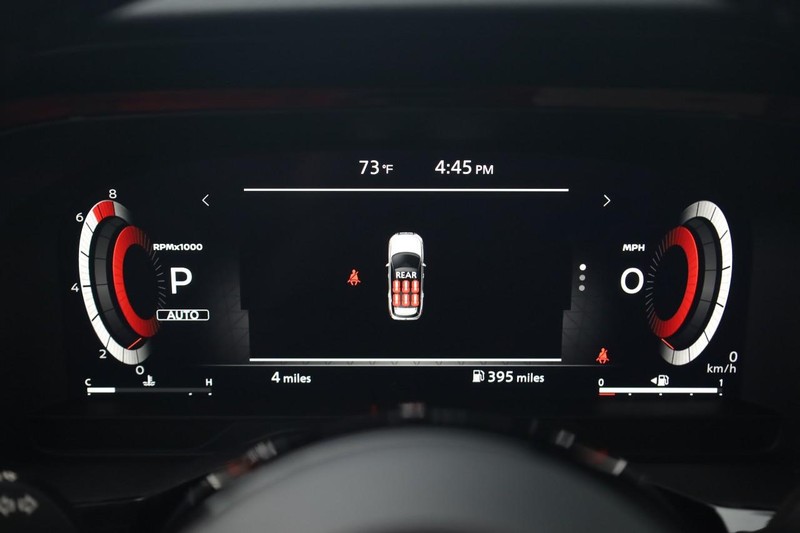 Nissan Pathfinder Vehicle Image 14