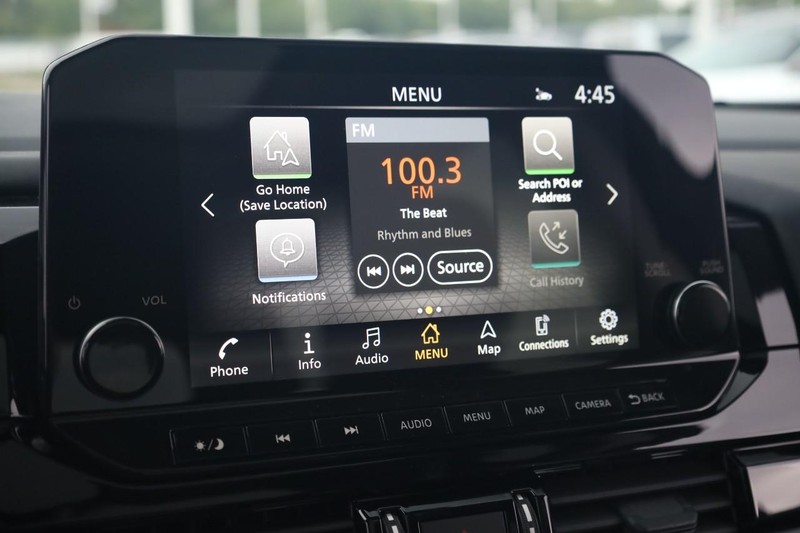 Nissan Pathfinder Vehicle Image 15