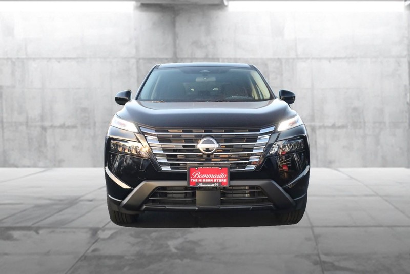 Nissan Rogue Vehicle Image 04