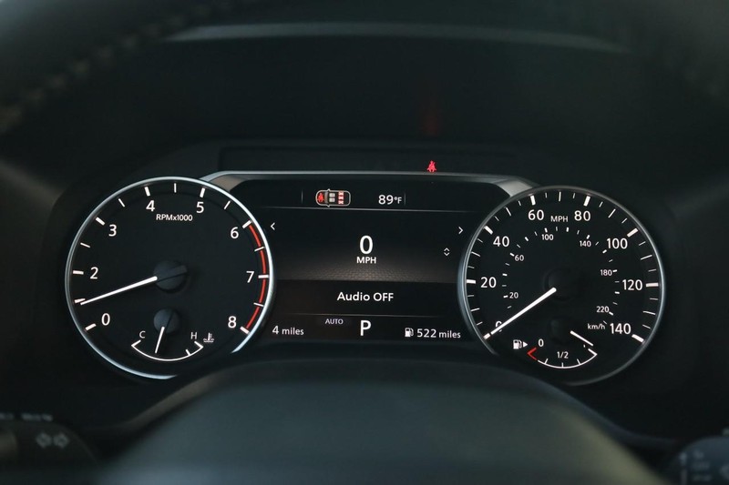 Nissan Rogue Vehicle Image 10