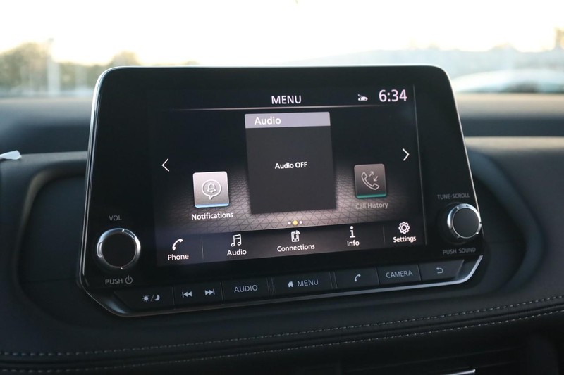 Nissan Rogue Vehicle Image 11