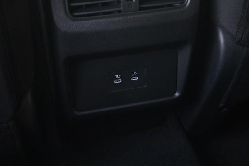 Nissan Rogue Vehicle Image 21