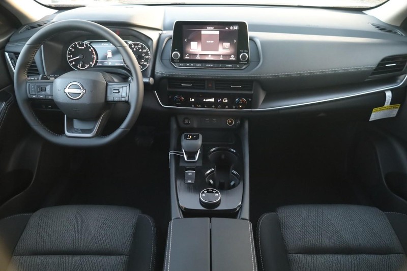 Nissan Rogue Vehicle Image 22