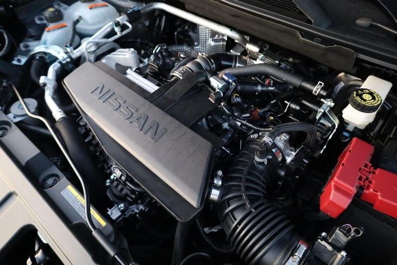 Nissan Rogue Vehicle Image 25