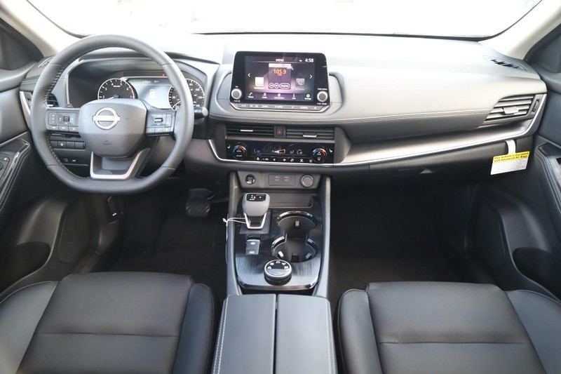 Nissan Rogue Vehicle Image 21