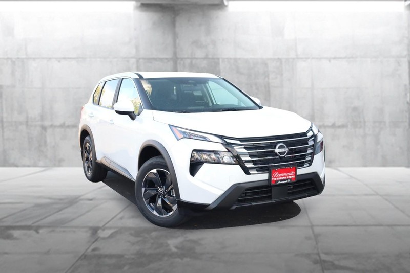 Nissan Rogue Vehicle Image 02