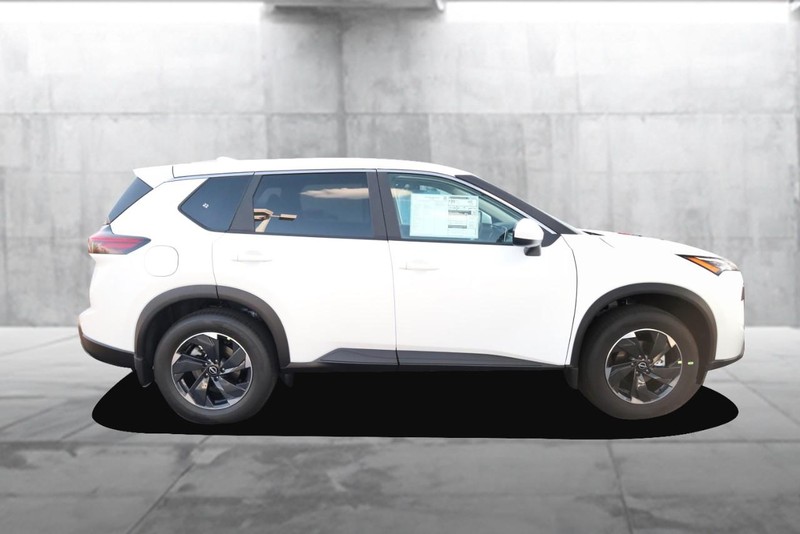 Nissan Rogue Vehicle Image 05