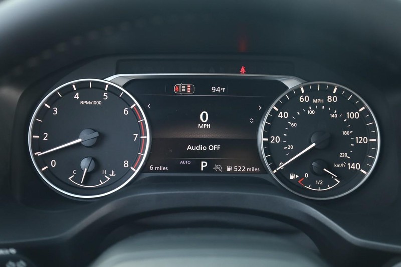 Nissan Rogue Vehicle Image 10