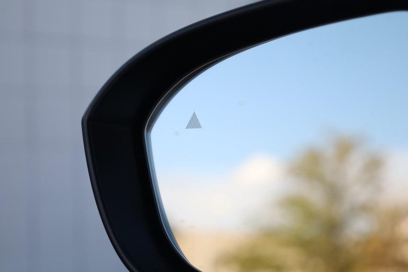 Nissan Rogue Vehicle Image 19