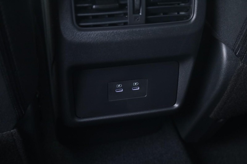 Nissan Rogue Vehicle Image 21