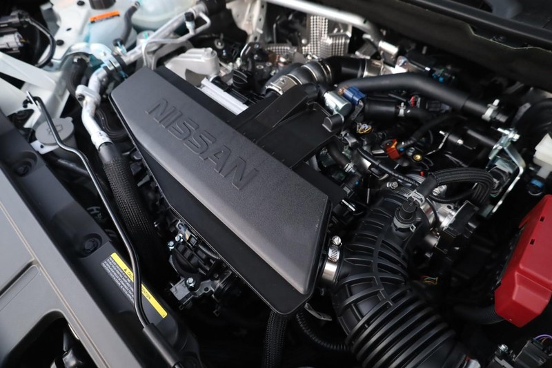 Nissan Rogue Vehicle Image 25