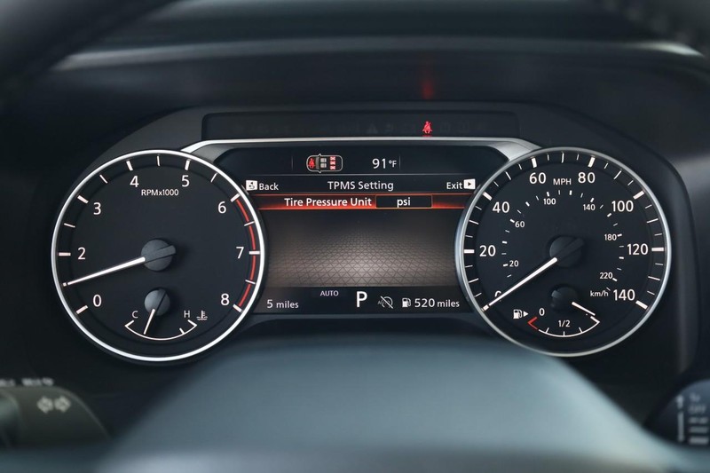 Nissan Rogue Vehicle Full-screen Gallery Image 12