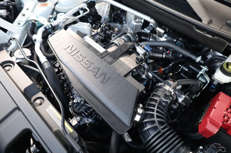 Nissan Rogue Vehicle Full-screen Gallery Image 24