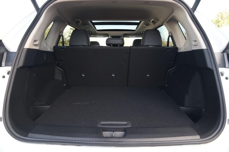 Nissan Rogue Vehicle Image 07