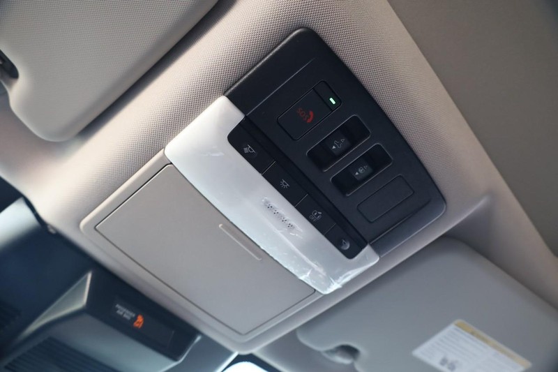 Nissan Rogue Vehicle Image 18