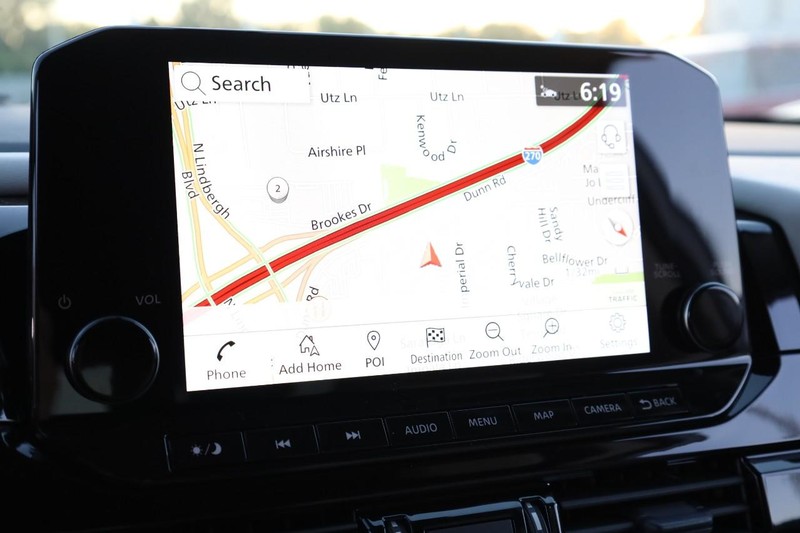 Nissan Pathfinder Vehicle Full-screen Gallery Image 14