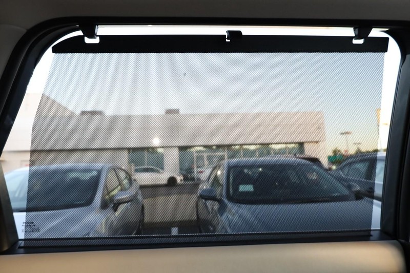 Nissan Pathfinder Vehicle Full-screen Gallery Image 27