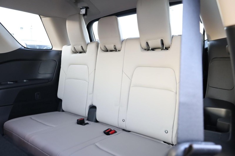 Nissan Pathfinder Vehicle Full-screen Gallery Image 28