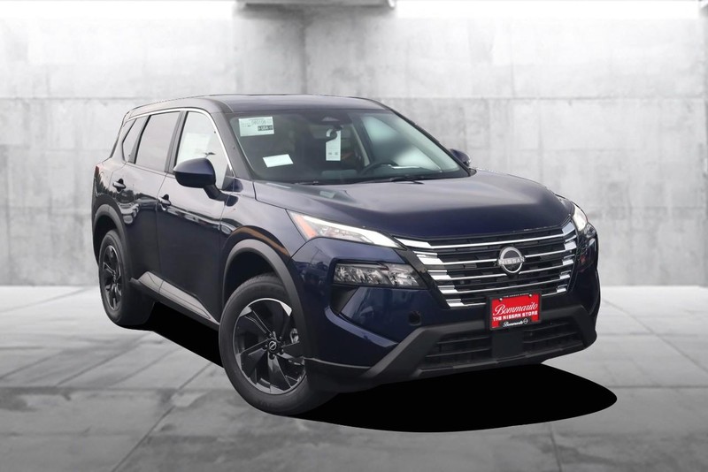 Nissan Rogue Vehicle Full-screen Gallery Image 2