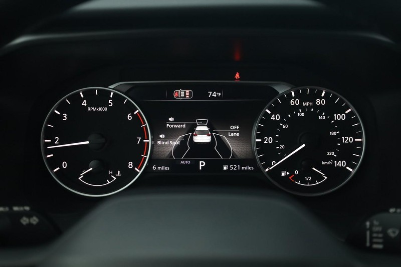 Nissan Rogue Vehicle Full-screen Gallery Image 10