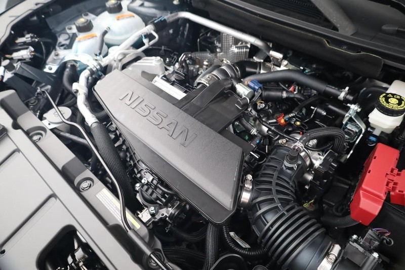 Nissan Rogue Vehicle Full-screen Gallery Image 25