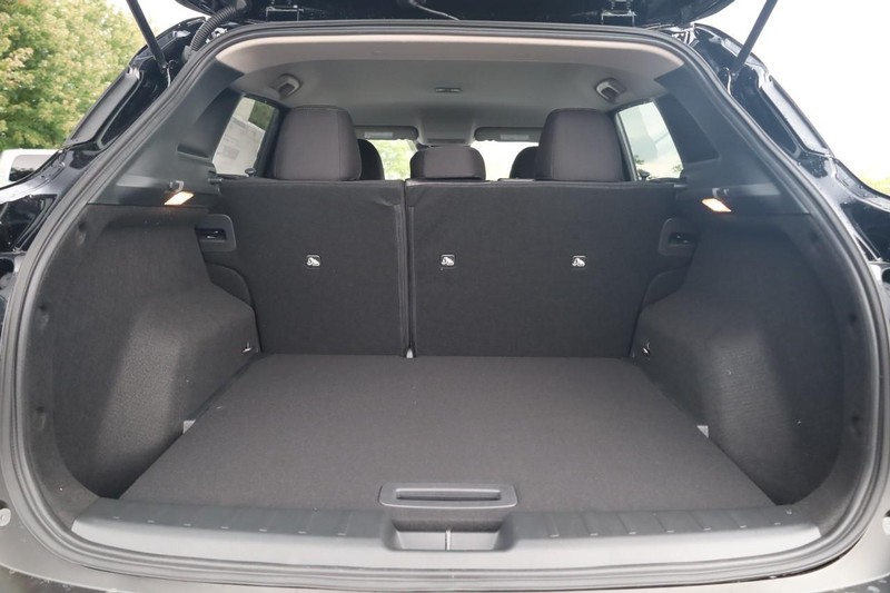 Nissan Kicks Vehicle Image 07