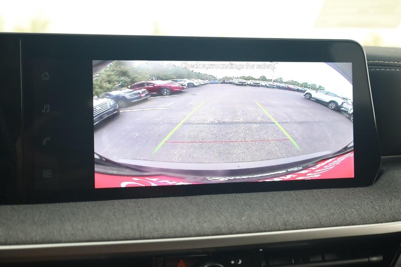 Nissan Kicks Vehicle Image 12