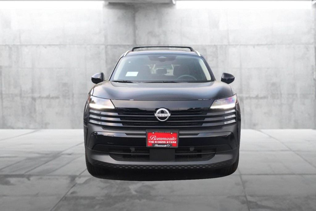 Nissan Kicks Vehicle Image 04