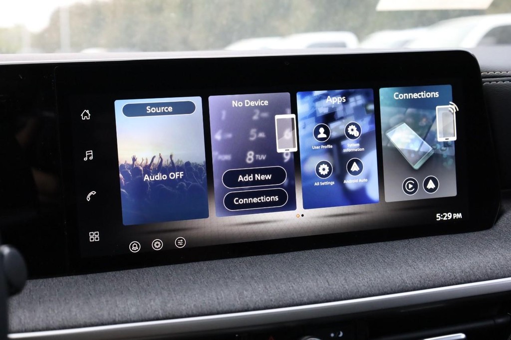 Nissan Kicks Vehicle Image 13