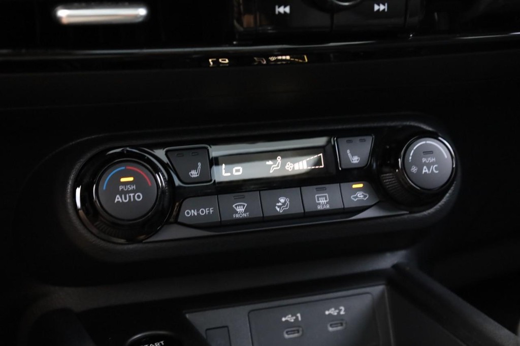 Nissan Kicks Vehicle Image 16