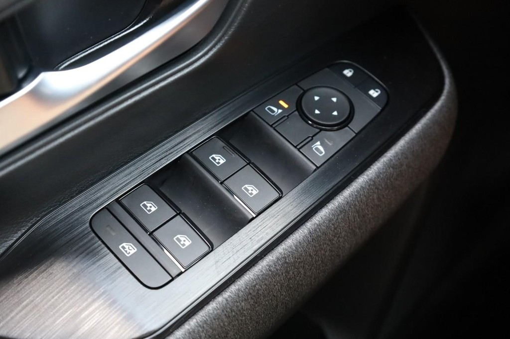 Nissan Kicks Vehicle Image 20