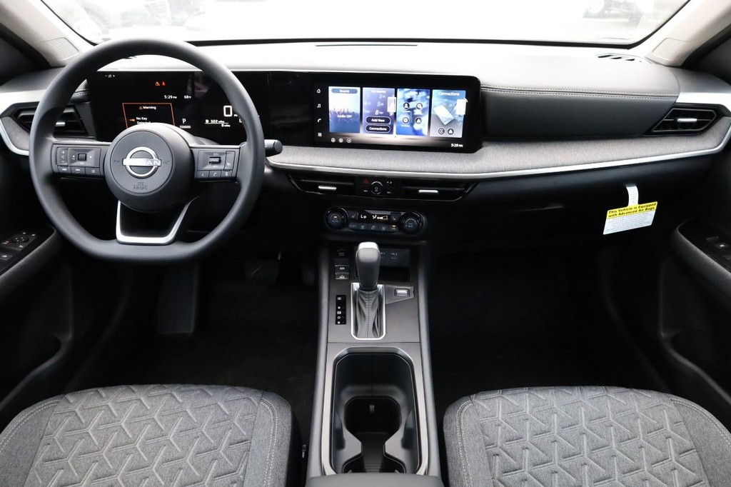 Nissan Kicks Vehicle Image 23