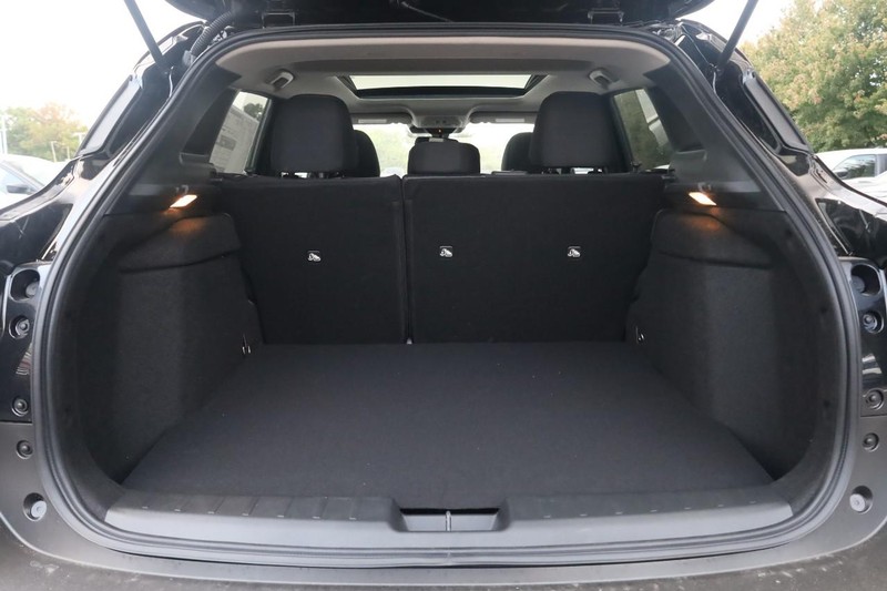 Nissan Kicks Vehicle Image 07