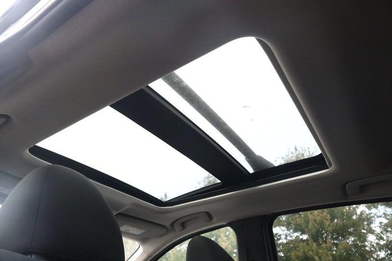 Nissan Kicks Vehicle Image 08