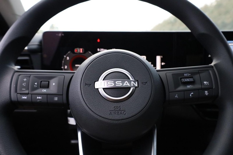 Nissan Kicks Vehicle Image 11