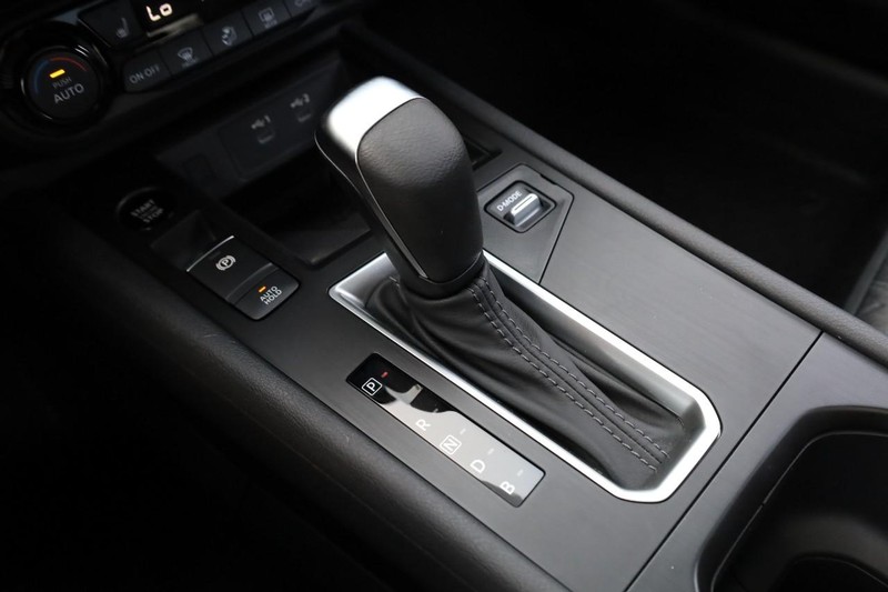 Nissan Kicks Vehicle Image 18