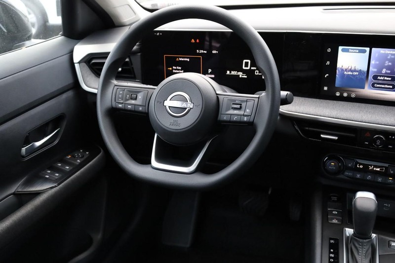 Nissan Kicks Vehicle Image 24