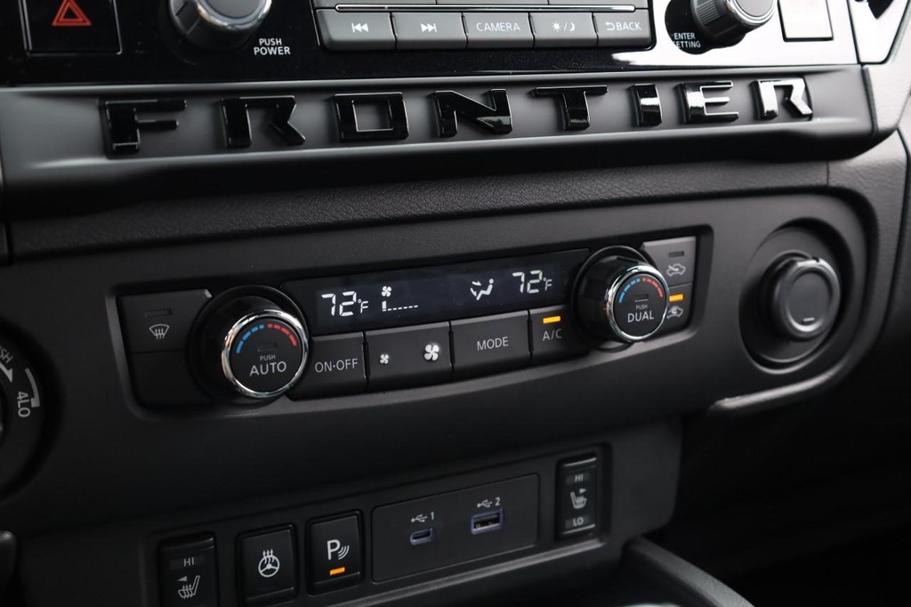 Nissan Frontier Vehicle Image 13